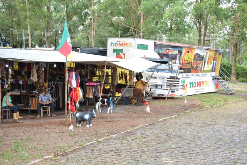 Rodeio Internacional dispõe de diversas opções no ramo de alimentação e comércio